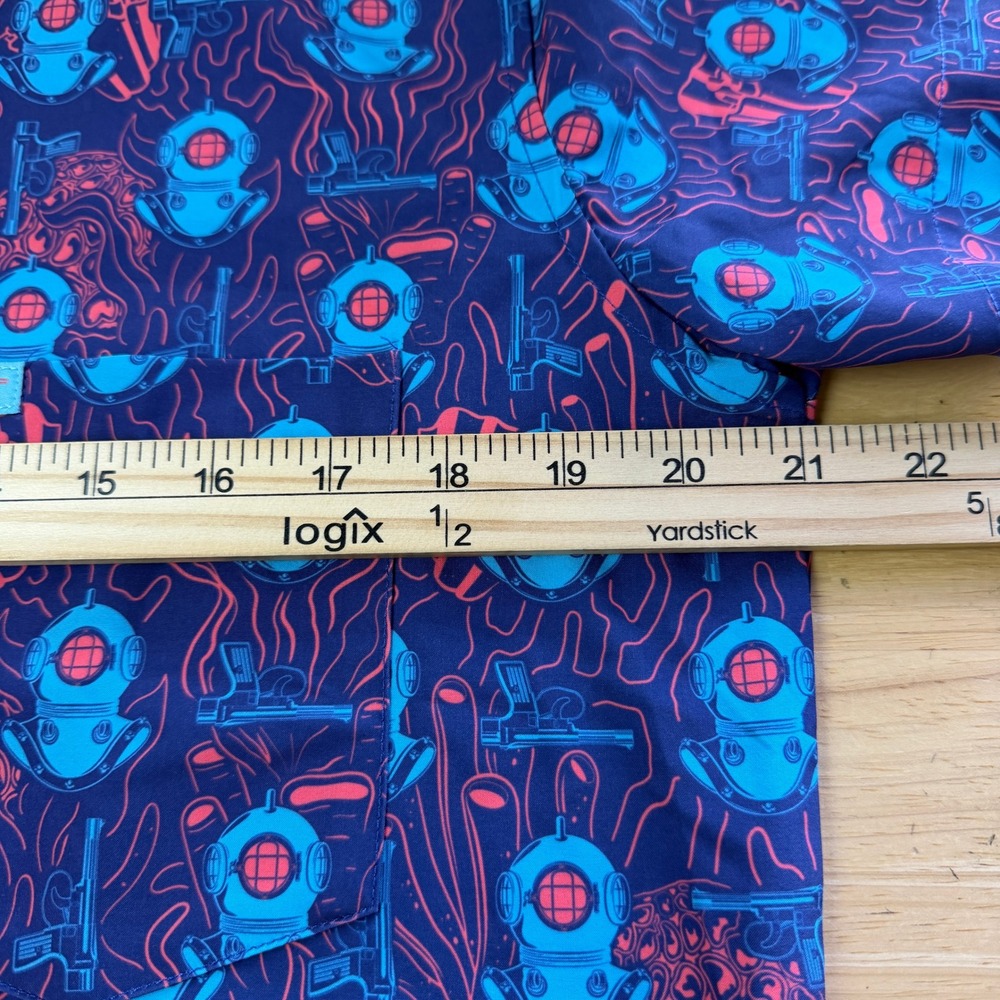 Retro Rifle DEEP DIVE Scuba Blue Short Sleeve Shirt Mens M Aloha Hawaiian Guns - Picture 6 of 10